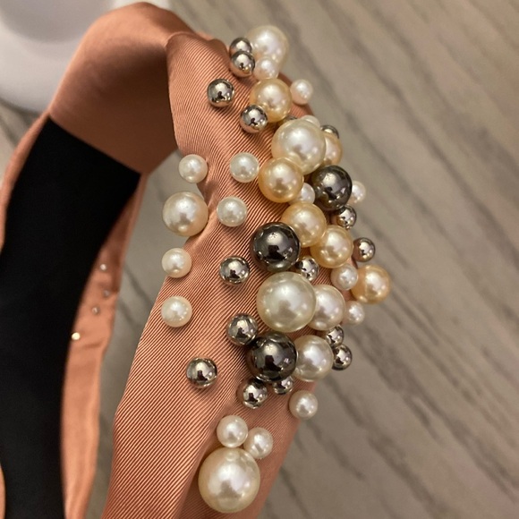 ⭐️ Knot Bow Wide Edge Faux Pearl Embellishment Headband in Mauve - Picture 2 of 9